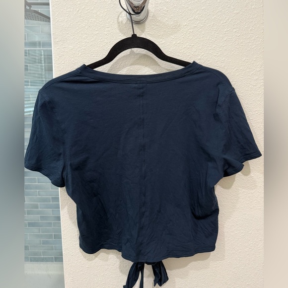 Lululemon Top - Picture 1 of 2